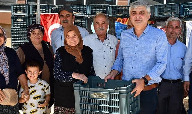 Büyükşehir’den Selendili üreticilere kasa desteği
