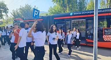 Büyükşehir öğrencileri kitapla buluşturuyor