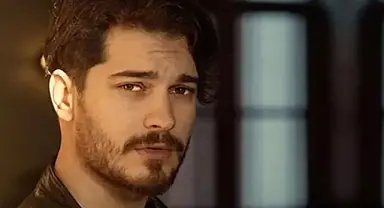 Çağatay Ulusoy'dan yeni imaj: Görenler tanıyamadı