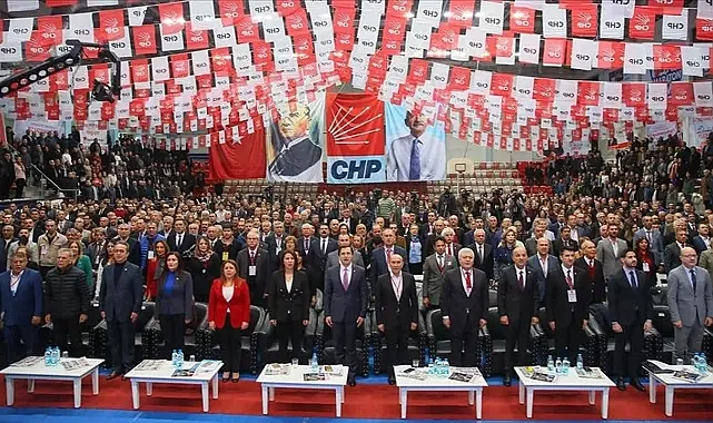 CHP'de kongreler devam ediyor