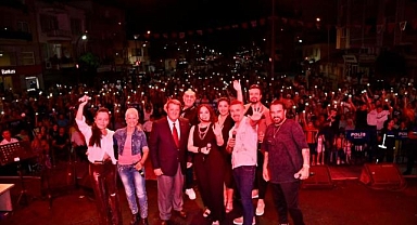 Gölmarmara'da 90'lar şöleni