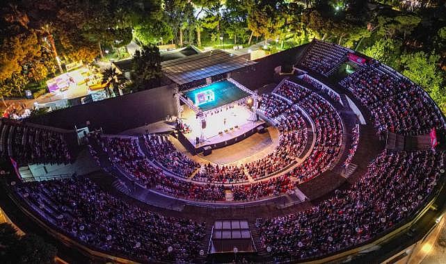 İzmir Fuarı’nda unutulmaz gece