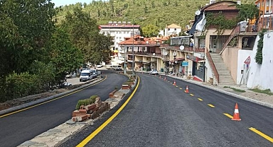 Kavaklıdere'de 3 mahalleye sıcak asfalt yapıldı