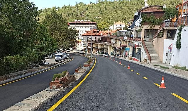 Kavaklıdere'de 3 mahalleye sıcak asfalt yapıldı