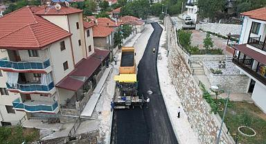 Kavıklıdere’de Sıcak Asfalt Çalışmaları Devam Ediyor