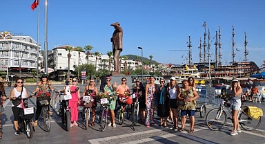 Süslü Kadınlar Marmaris'te pedal çevirdi