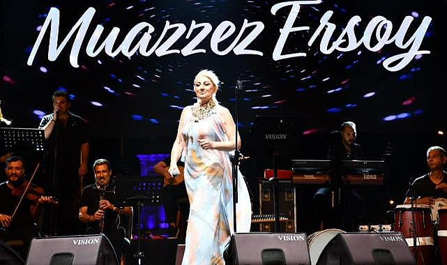 Turgutlu'nun Kurtuluş Coşkusu Muazzez Ersoy ile taçlandı