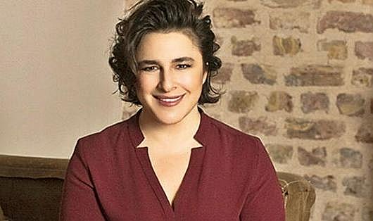 Ünlü oyuncu Esra Dermancıoğlu, estetik yaptıranları tiye aldı!
