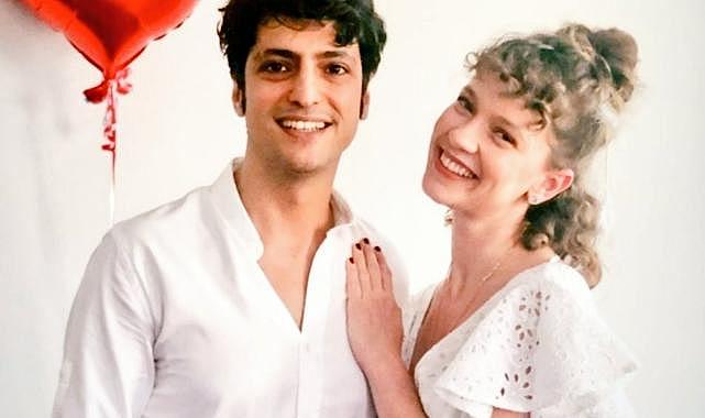 Ünlü oyuncular Taner Ölmez ve Ece Çeşmioğlu'nun bir bebeği daha olacak
