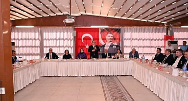 Vali Canbolat, şehit aileleri ve gazilerle yemekte buluştu