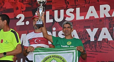 Yeşil Beyazlı Atletler, Manisa'da da kupa kaldırdı
