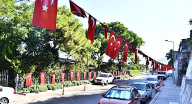 35 bin metrekare Türk bayraklarıyla donatıldı