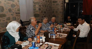 Başkan Özcan, yaşlıları ağırladı