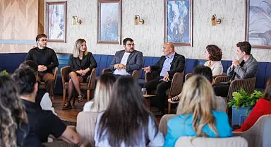 Cumhuriyet’in 100’üncü yılında meclis koltuklarında gençler ve çocuklar oturacak