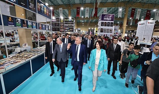 Denizli Büyükşehir Belediyesi 6. Kitap Fuarı açıldı