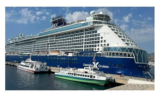 Dev gemi Bodrum&#039;a geldi