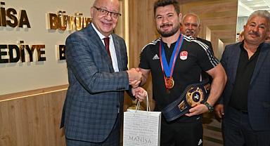 Dünya Şampiyonu Ali Cengiz'den Başkan Ergün'e ziyaret