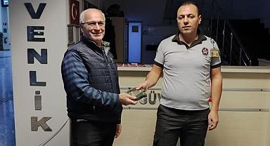 Güvenlik personelinin dikkati İle kaybolan cüzdanın sahibi bulundu