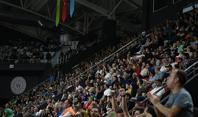 Haydi Manisa! Porto Maçında omuz omuza