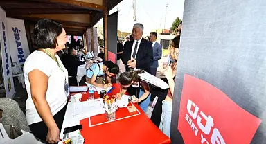 İş dünyası ile iş arayan gençler Kariyer Fuarı'nda buluştu