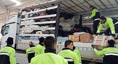 İzmir’den Hatay’a 244’üncü destek tırı gönderildi