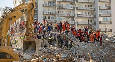 İzmir geç kalıyor; Çürük binalar hemen yıkılmalı