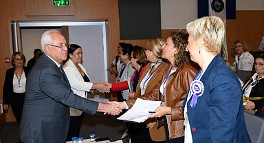 İzmir Kent Konseyleri Kadın Meclisleri Birliği Karabağlar'da toplandı