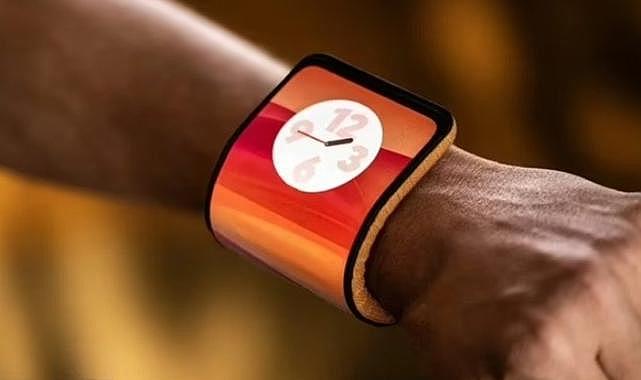Motorola’dan iddialı tasarım: Telefon akıllı saate dönüştü