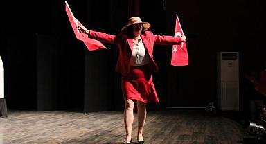 Şehir tiyatroları Cumhuriyetin 100. yılında “Anadolu Kadınları” oyunuyla perdelerini açtı