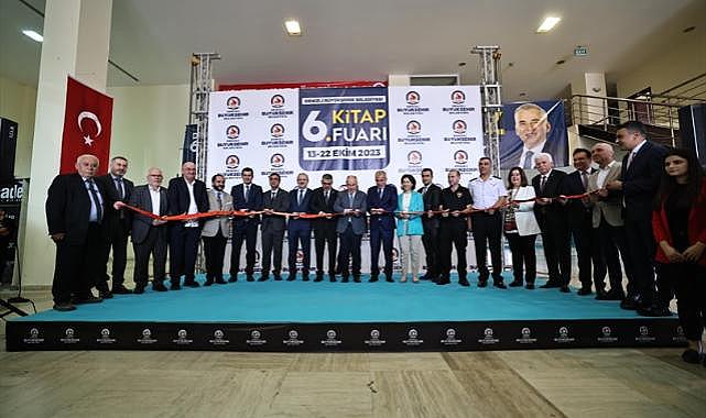 Türkiye’nin en ünlü yazarları bu fuarda