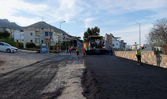 Bodrum’da Sıcak Asfalt Çalışmaları Devam Ediyor
