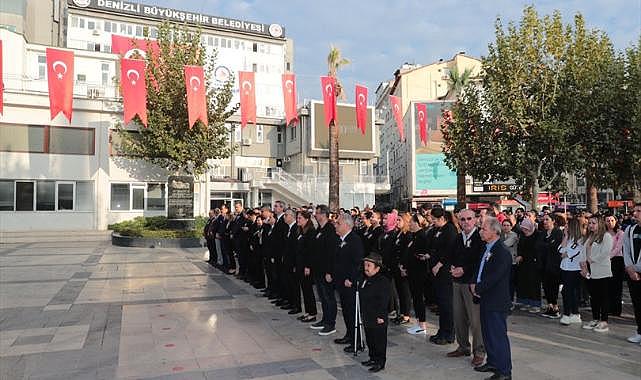 Büyükşehir Ata&#039;sının huzurunda