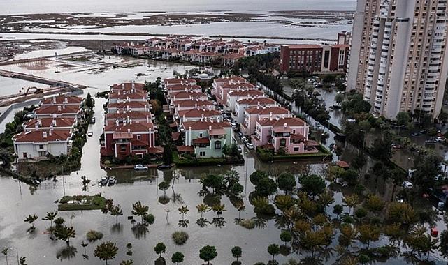 Dikkat! Perşembe Mavişehir ve Bostanlı'da yeniden deniz taşkını oluşabilir!