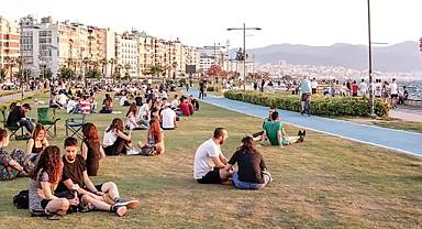 İzmir Büyükşehir'den gençlere müjde: Yüzde 50 daha ucuz