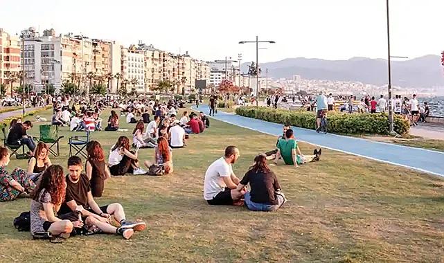 İzmir Büyükşehir'den gençlere müjde: Yüzde 50 daha ucuz