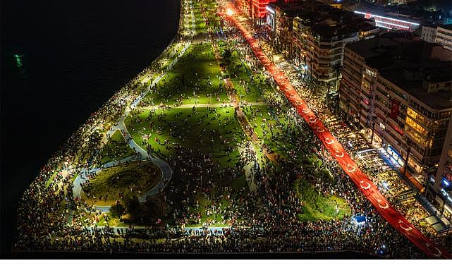 İzmir’de Cumhuriyet’in 100. Yıl Coşkusu Fotoğraf Yarışması sonuçlandı