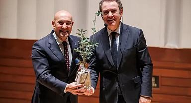 İzmir'de Sinan Meydan'dan 10 Kasım söyleşisi
