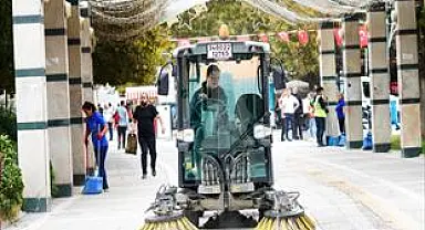 Sokaklardan Günde 20 Tona Yakın Atık Toplanıyor