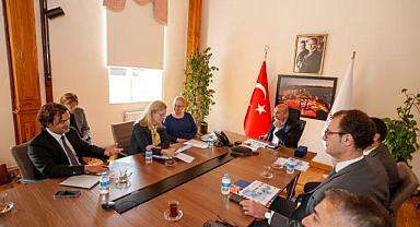 Soyer: “İzmir’de yapılanlar ülkenin geri kalanına rehber oluyor”