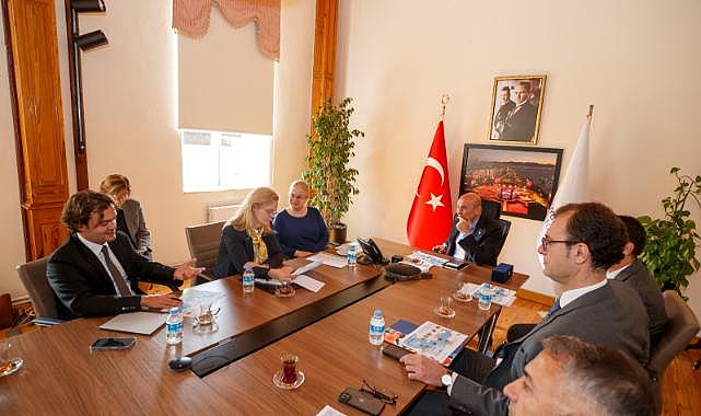 Soyer: “İzmir’de yapılanlar ülkenin geri kalanına rehber oluyor”