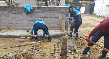 Alaşehir Beş Eylül Mahallesinde Yağmur Suyu Izgarası Yapıldı