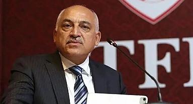 Büyükekşi: Tüm liglerdeki maçları süresiz erteledik