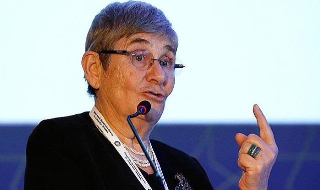 Canan Karatay&#039;dan ezber bozan açıklama: Genetik hastalık diye bir şey yok. Asıl tehlikenin neyde olduğunu söyledi