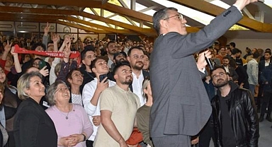 CHP'li gençler, Manisa'da Özgür Özel'le buluştu