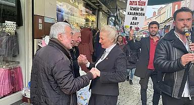 Derya Tüzen Kemeraltı Çarşısı'nda Coşkuyla Karşılandı