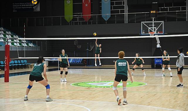 Filenin Sultanları, İzmir Özel Gelişim Koleji hazırlıklarını sürdürüyor