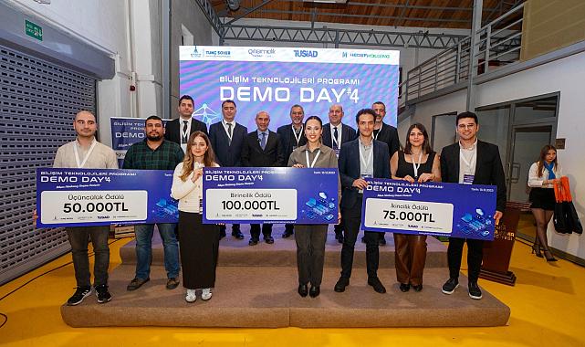 Girişimcilik Merkezi İzmir 2023’ün en başarılı yenilikçi fikirlerini ödüllendirdi
