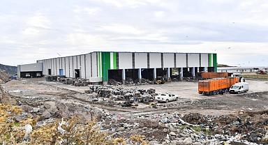İzmir’in çöpünden hem elektrik hem de yakıt elde ediliyor