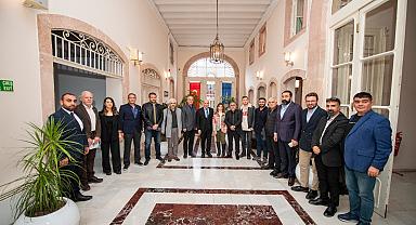 İzmir Şanlıurfa Federasyonu’ndan Başkan Soyer’e teşekkür ziyareti