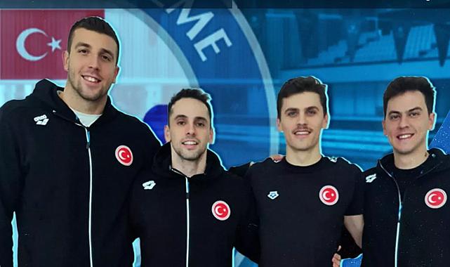 Milli yüzücüler Emre Sakçı ve Berkay Ömer Öğretir 100 metre kurbağalamada finale yükseldi